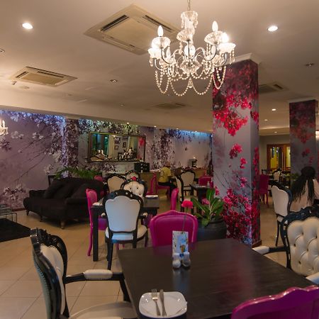 Sea Cliff Court Hotel & Luxury Apartments Dar es Salaam Exterior foto
