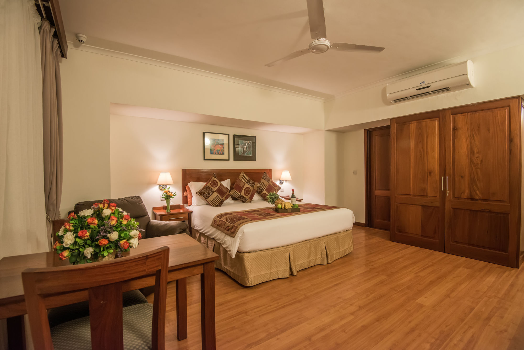 Sea Cliff Court Hotel & Luxury Apartments Dar es Salaam Exterior foto