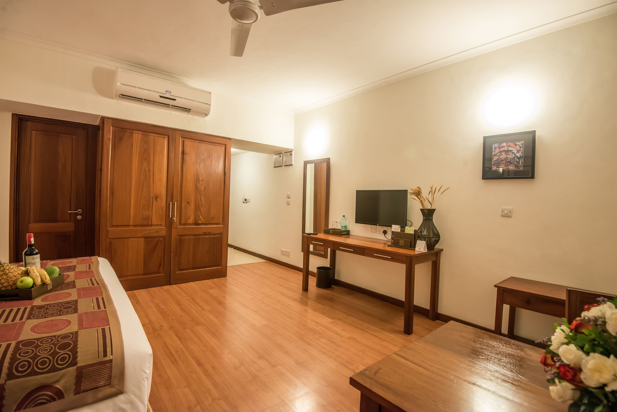 Sea Cliff Court Hotel & Luxury Apartments Dar es Salaam Exterior foto
