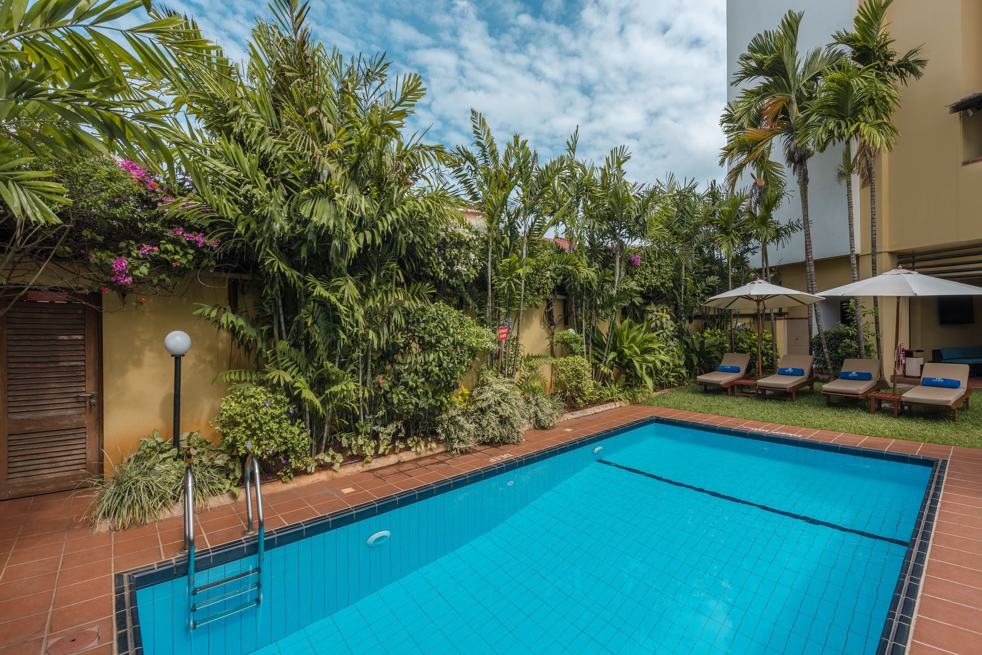 Sea Cliff Court Hotel & Luxury Apartments Dar es Salaam Exterior foto