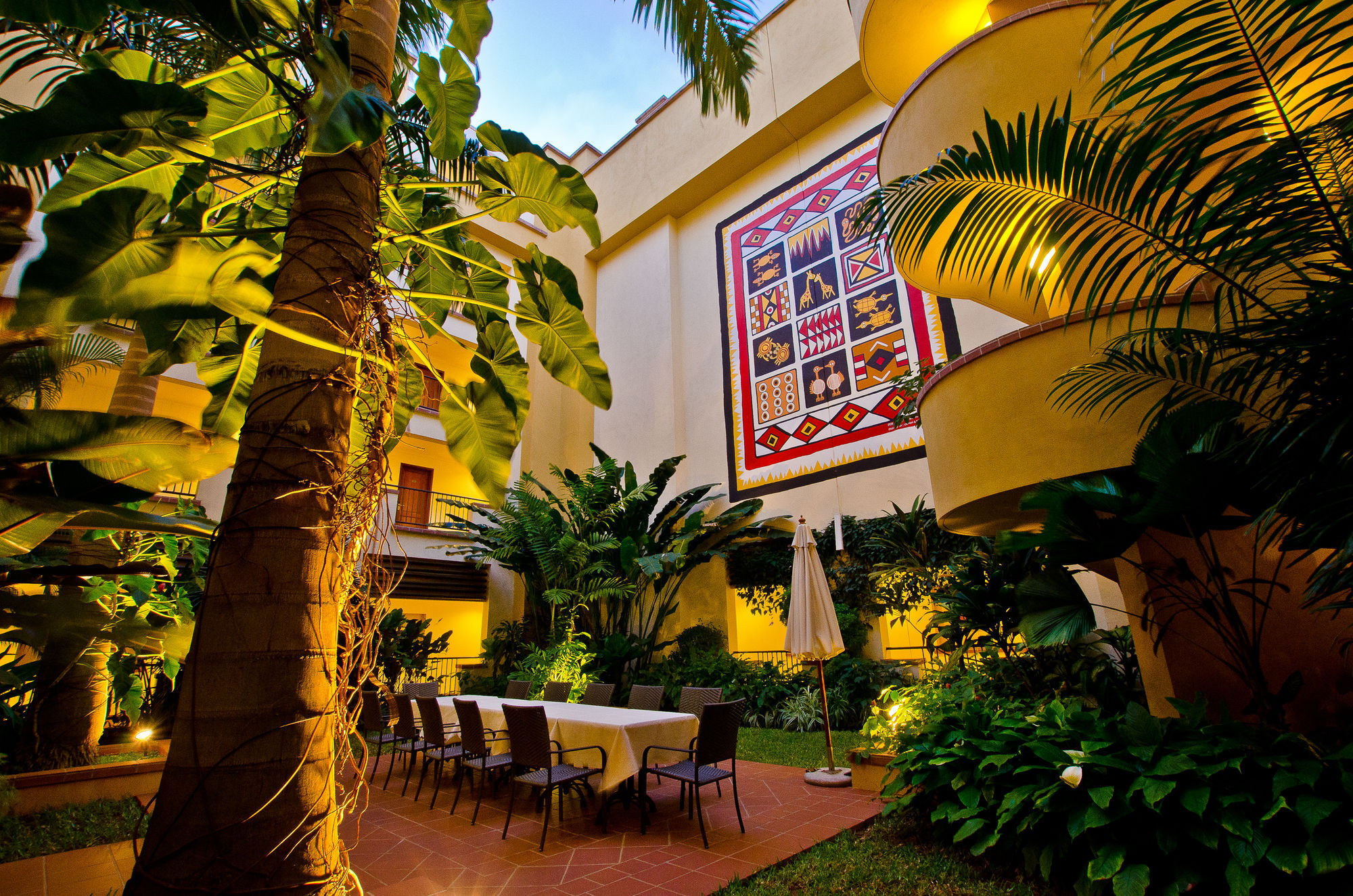 Sea Cliff Court Hotel & Luxury Apartments Dar es Salaam Exterior foto